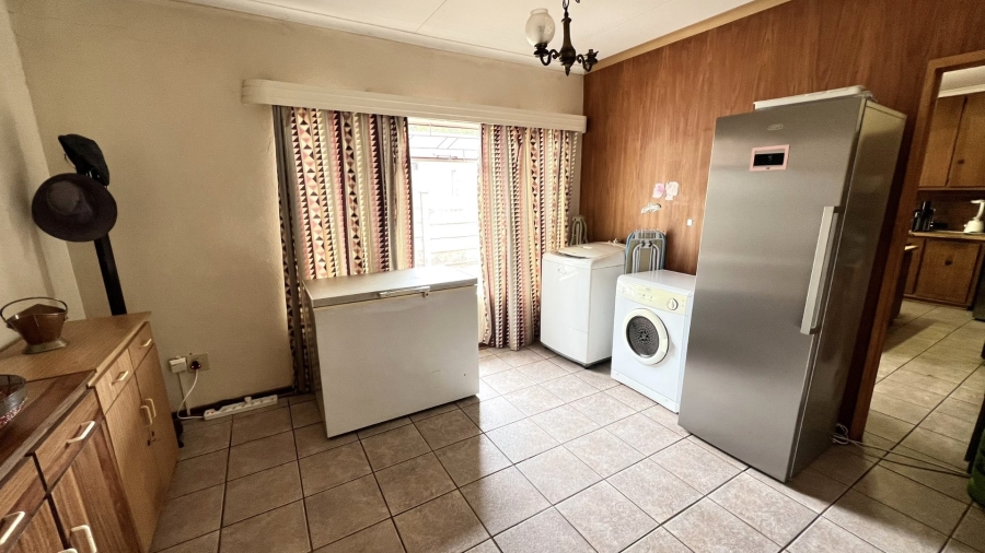 4 Bedroom Property for Sale in Langenhovenpark Free State